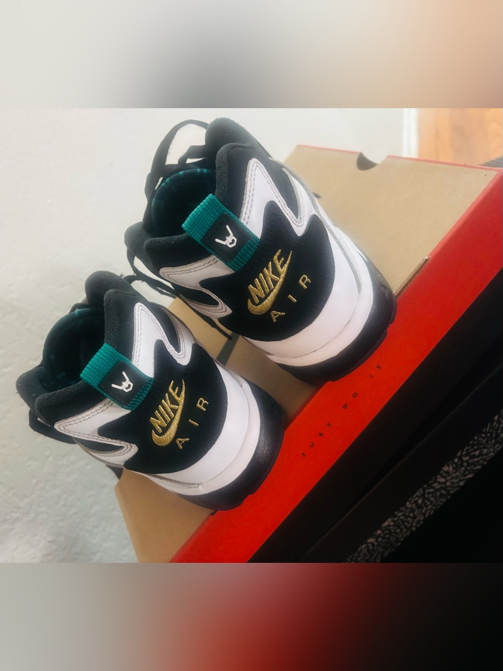Nike Air Diamond Turf “Emerald” Black / Mystic Green
